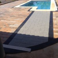 Pavimentos para piscinas | Adoquín Puebla de Vallbona rectangular | Adoquines de hormigón Madrid | Prefabricados La Jara