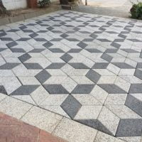 Adoquín Rombo | Granallado Gris negro y blanco | Prefabricados de la Jara